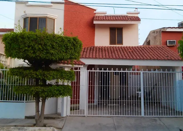 Villa Casa Baraka, Casa Vacacional en Mazatlán cerca de Malecón, Centro Histórico y Playa